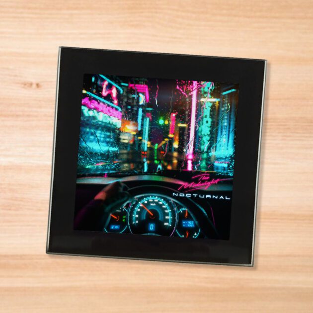 Black glass Midnight - Nocturnal coaster on a wood table